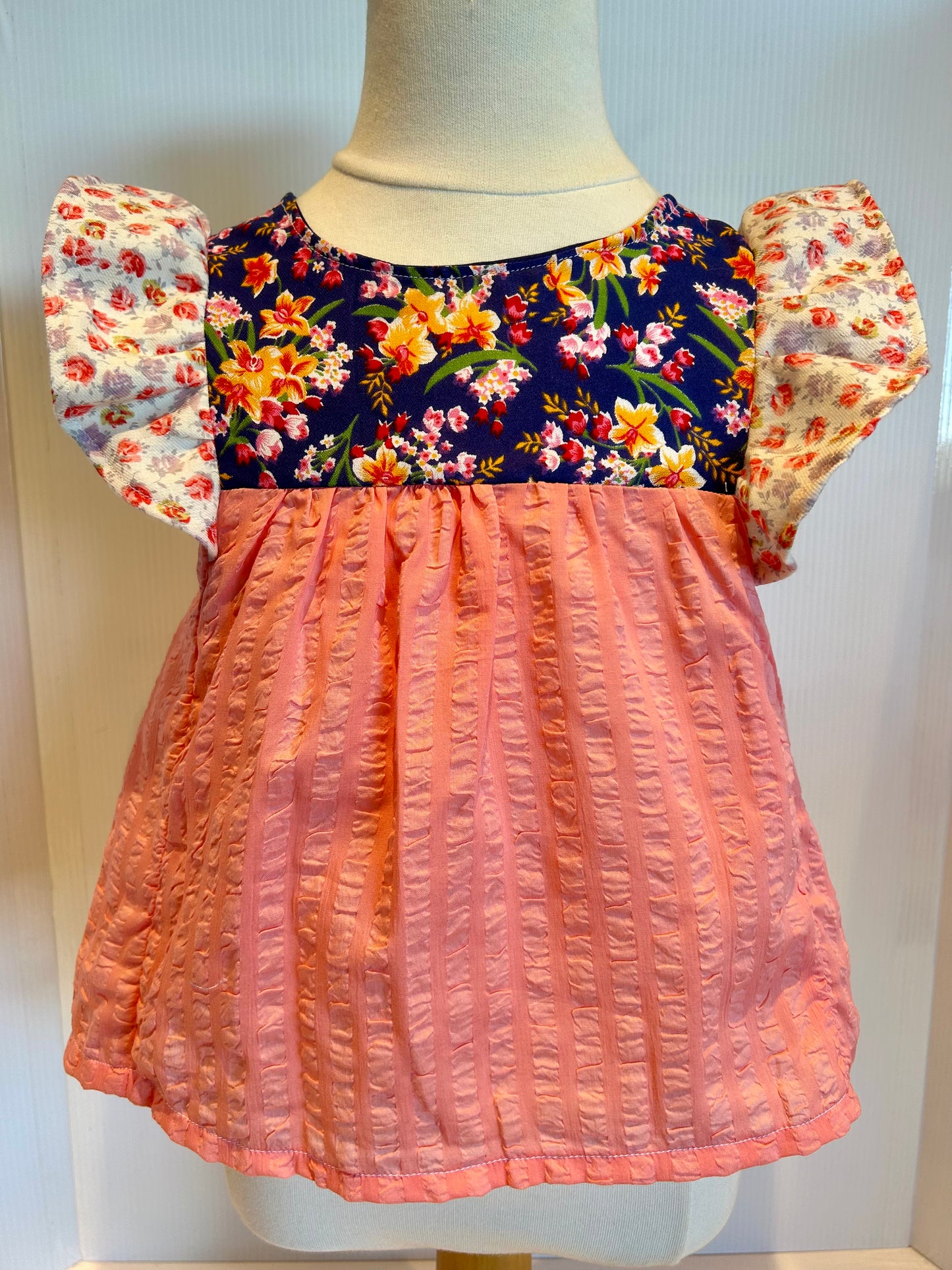 Assorted vintage fabric children’s top - size 5