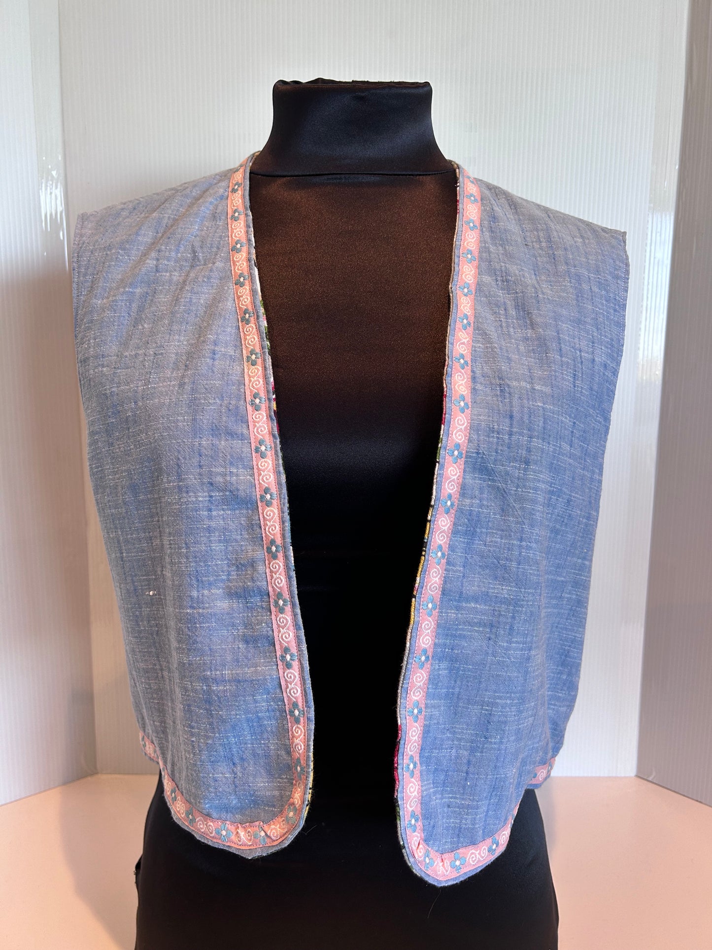 Women’s reversible vest - Medium