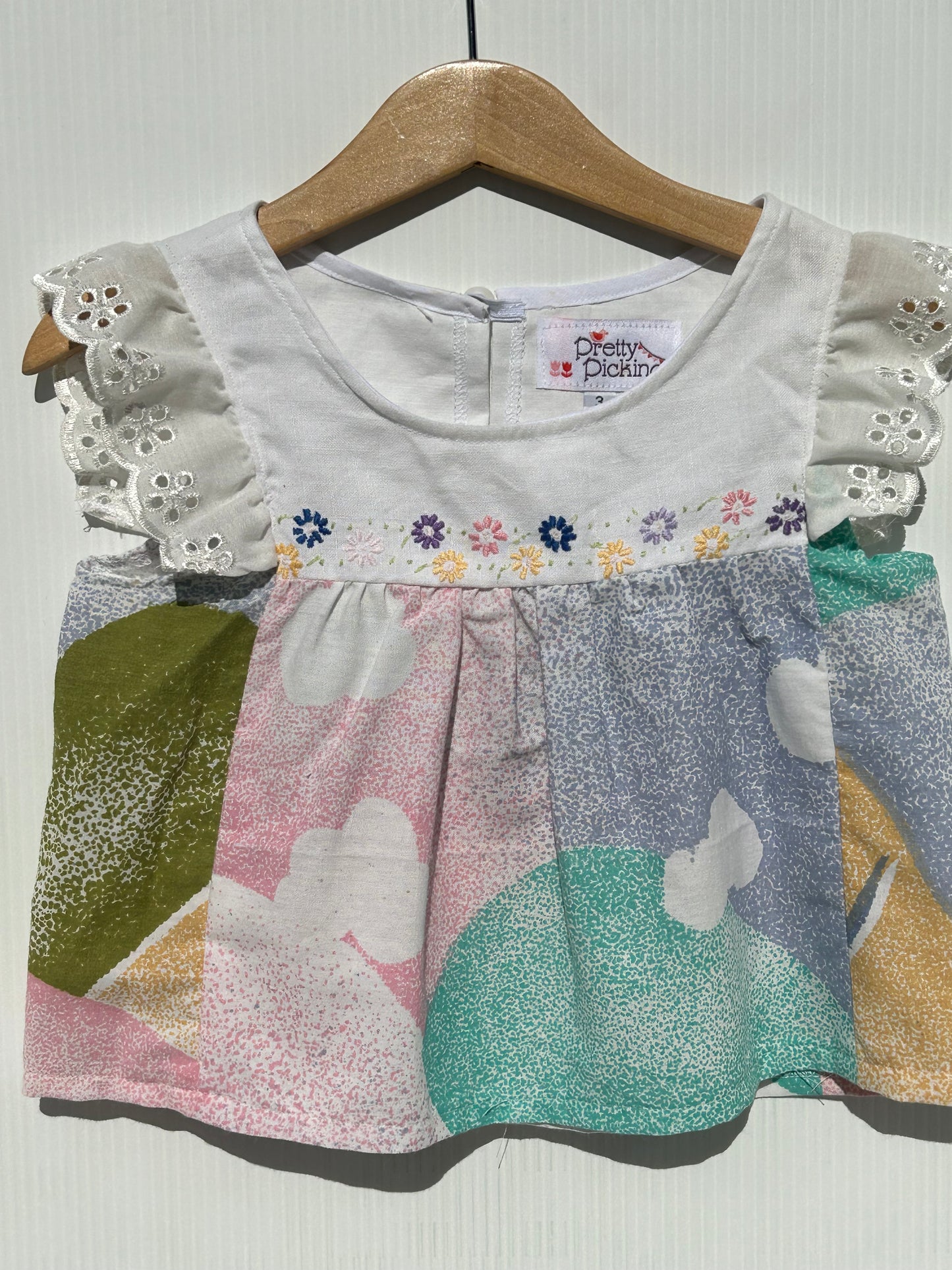 Assorted vintage fabric children’s top - size 3