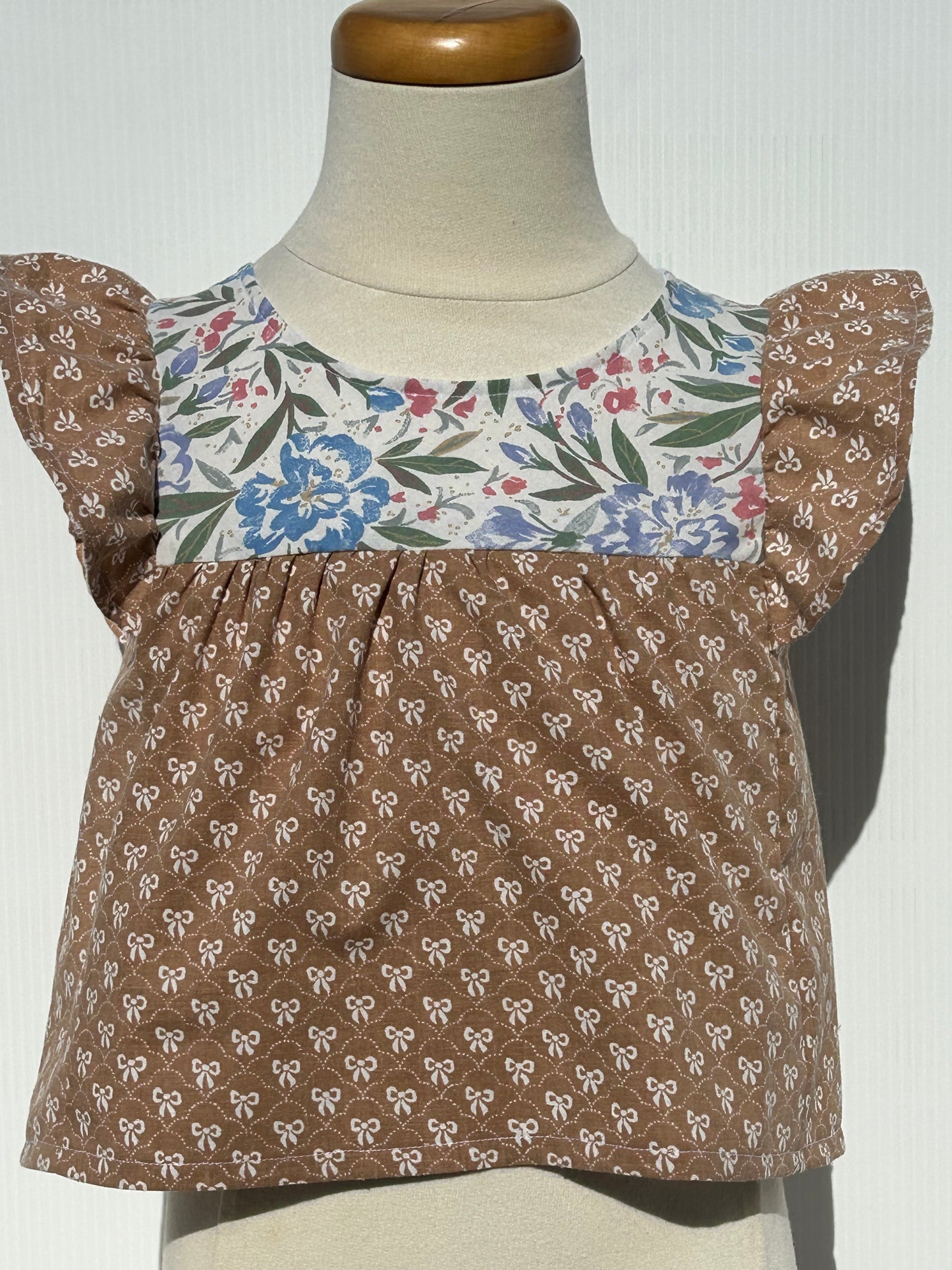 Assorted vintage fabric children’s top - size 4