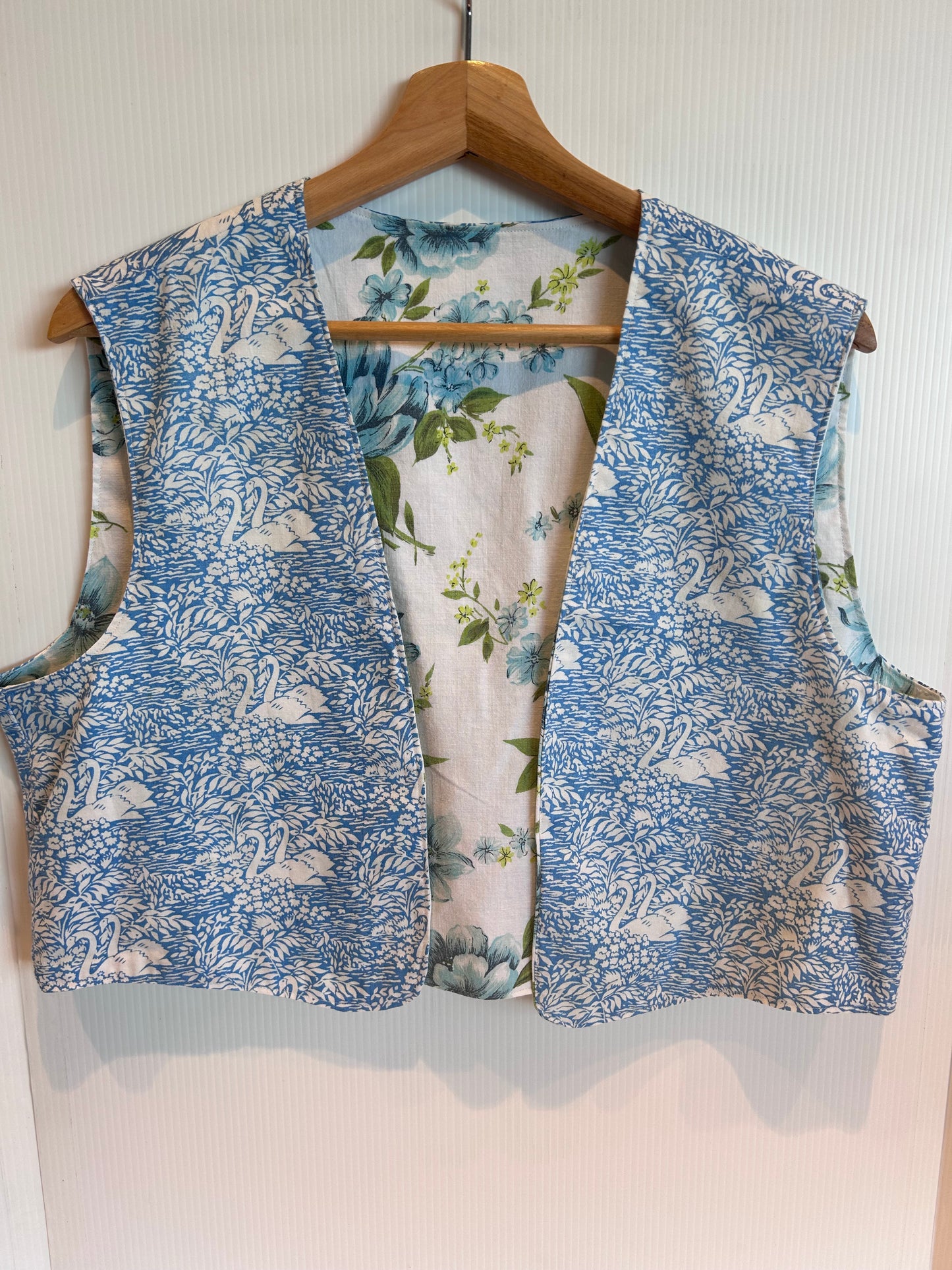 Women’s reversible vest - Large