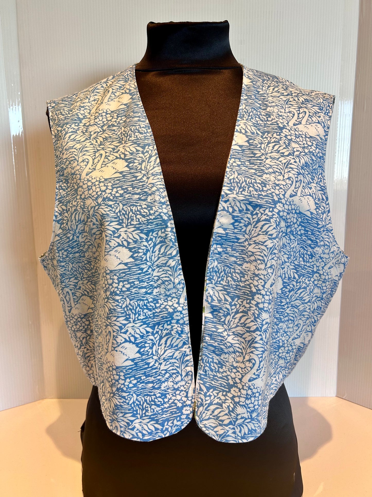 Women’s reversible vest - Large